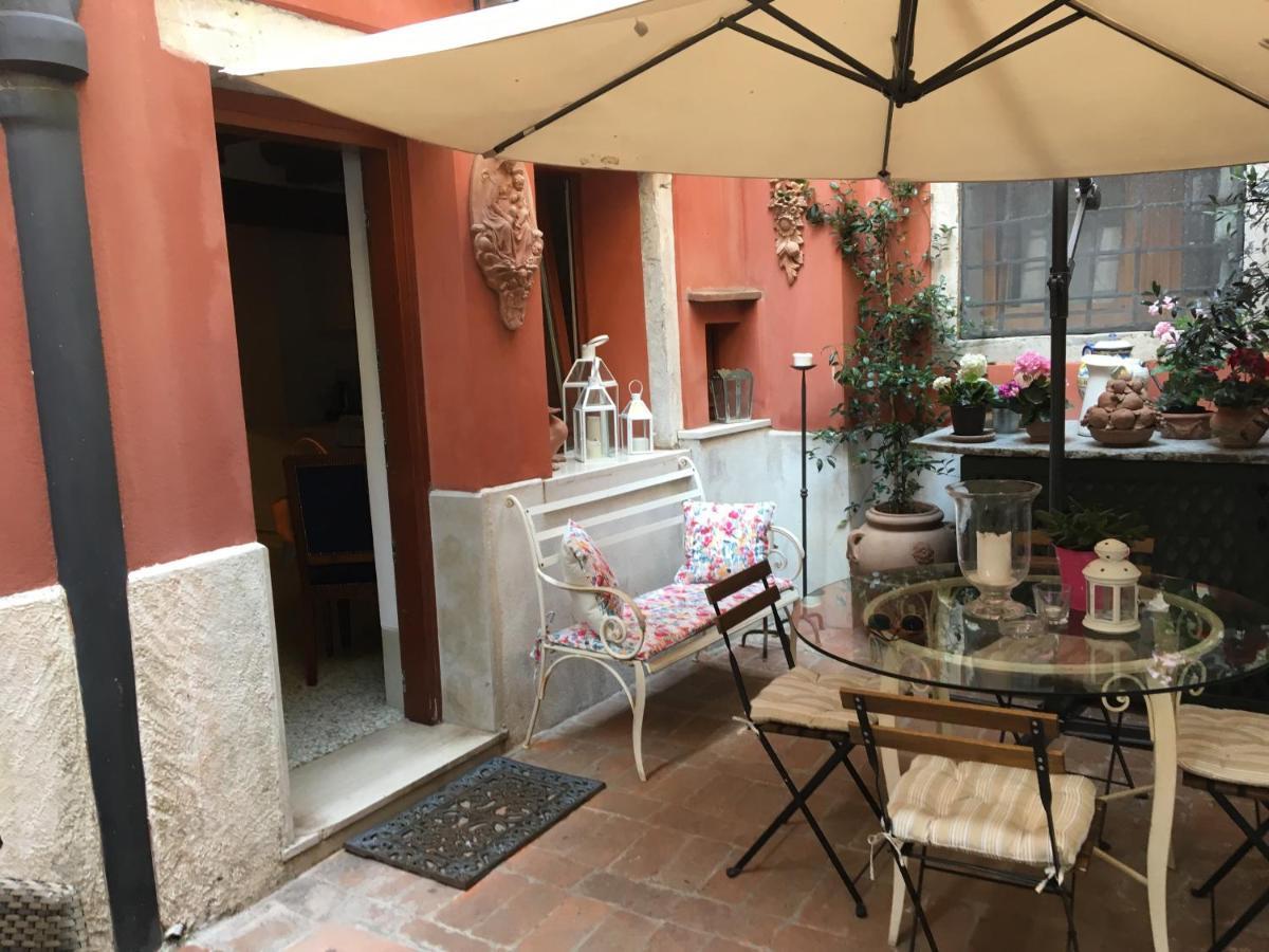Henry's Heaven * Venise